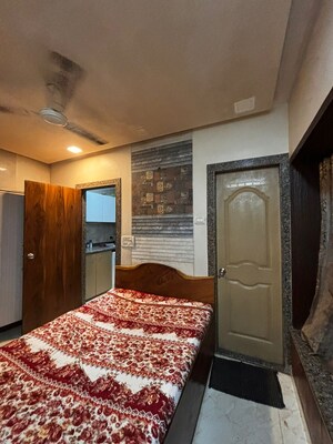 Bedroom in 1.5 BHK Apartment at Andheri West – for Rent