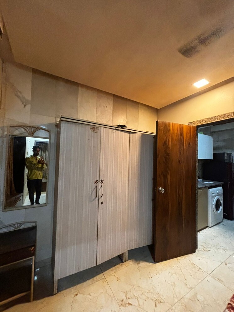 Bedroom, andheri west 1.5 Bedroom 650 Sq.Ft. Apartment In Andheri West Mumbai 9688290