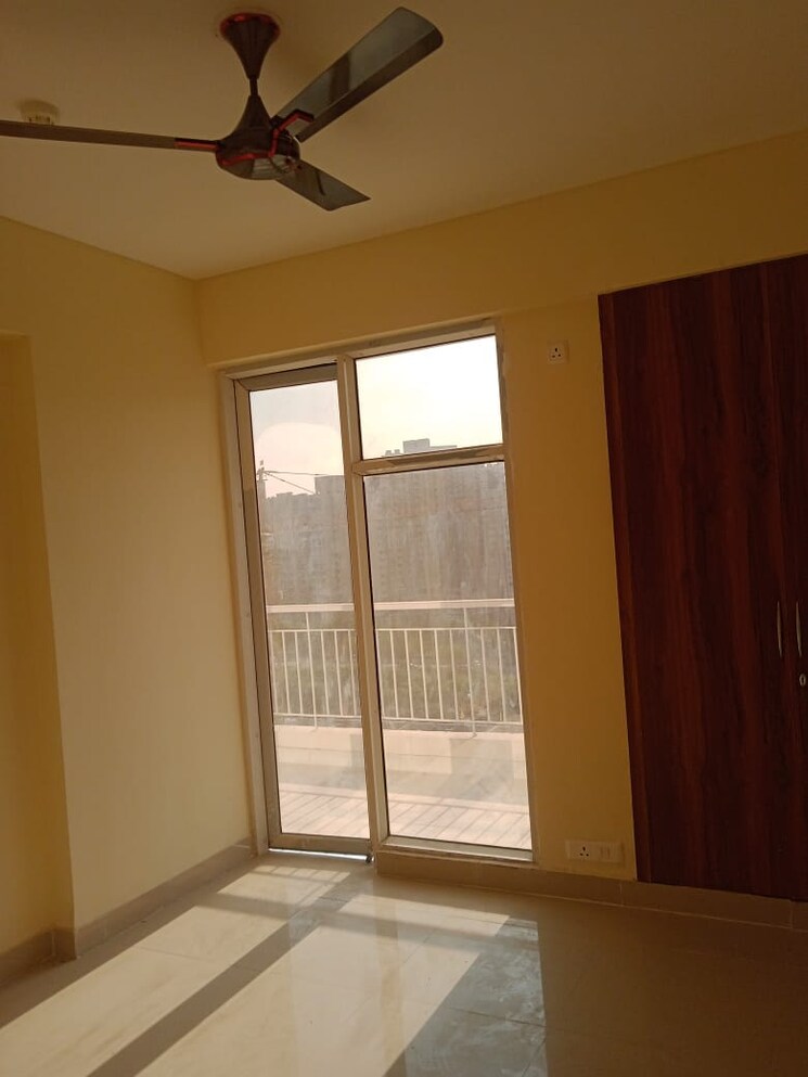 Room, amrapali-dream-valley 1.5 Bedroom 585 Sq.Ft. Apartment In Tech Zone 4 Greater Noida Greater Noida 9688294