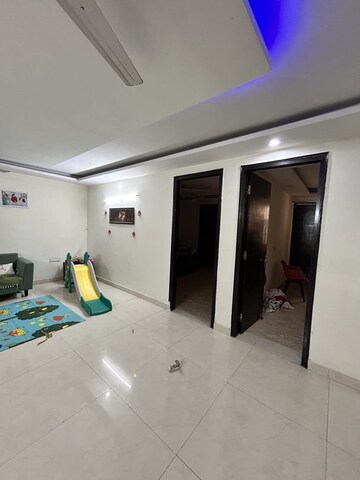 Team Area in 3 BHK Builder Floor at Ashoka Enclave – for Rent