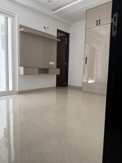 3 BHK + Servant Room Apartment For Sale in VIP Road