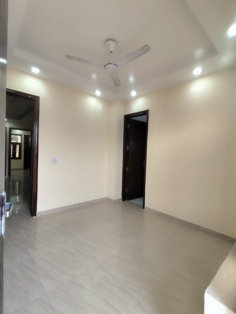 Room, ashoka enclave 4 Bedroom 2700 Sq.Ft. Builder Floor In Ashoka Enclave Faridabad 9688308