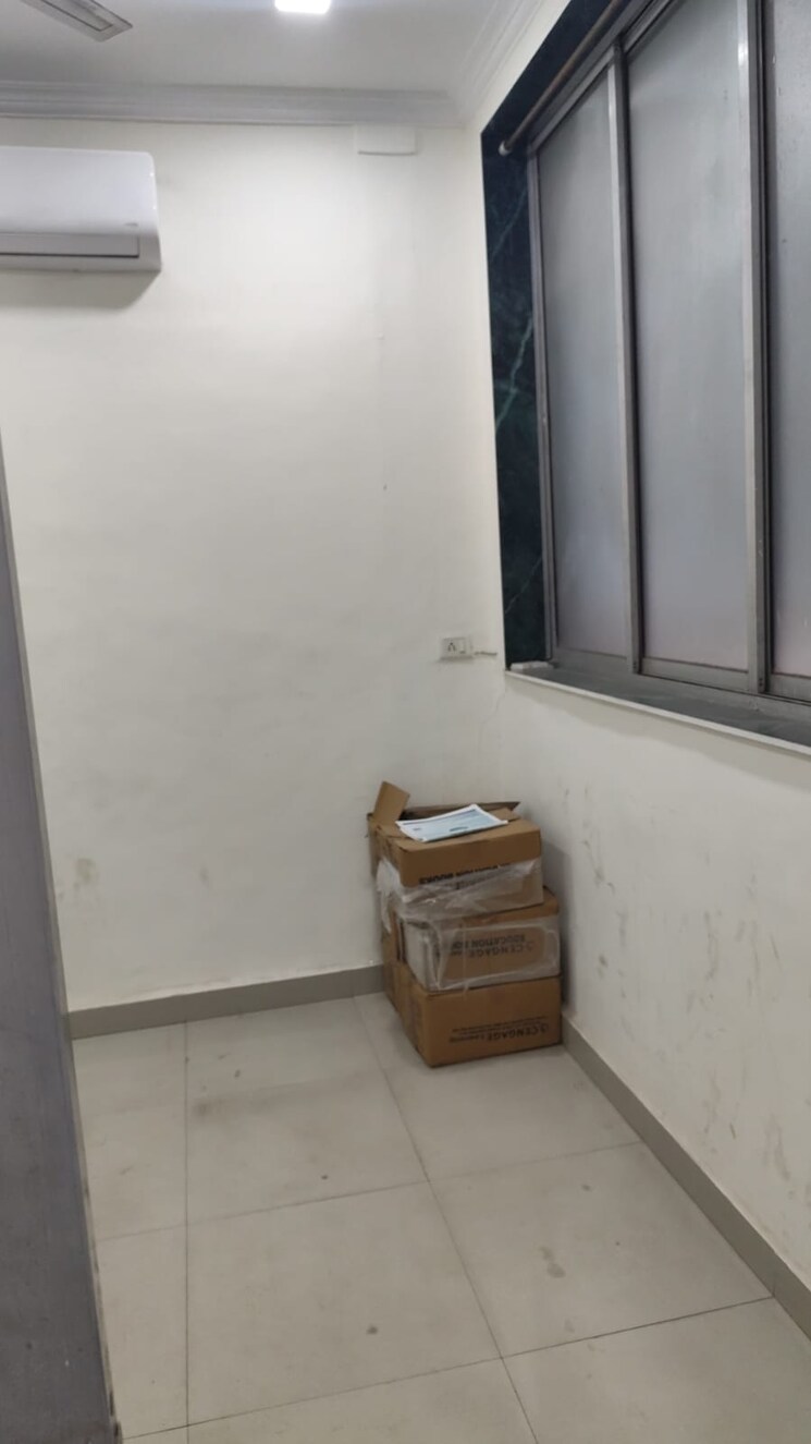 undefined, manpada Commercial Office Space 120 Sq.Ft. In Manpada Thane 9688313