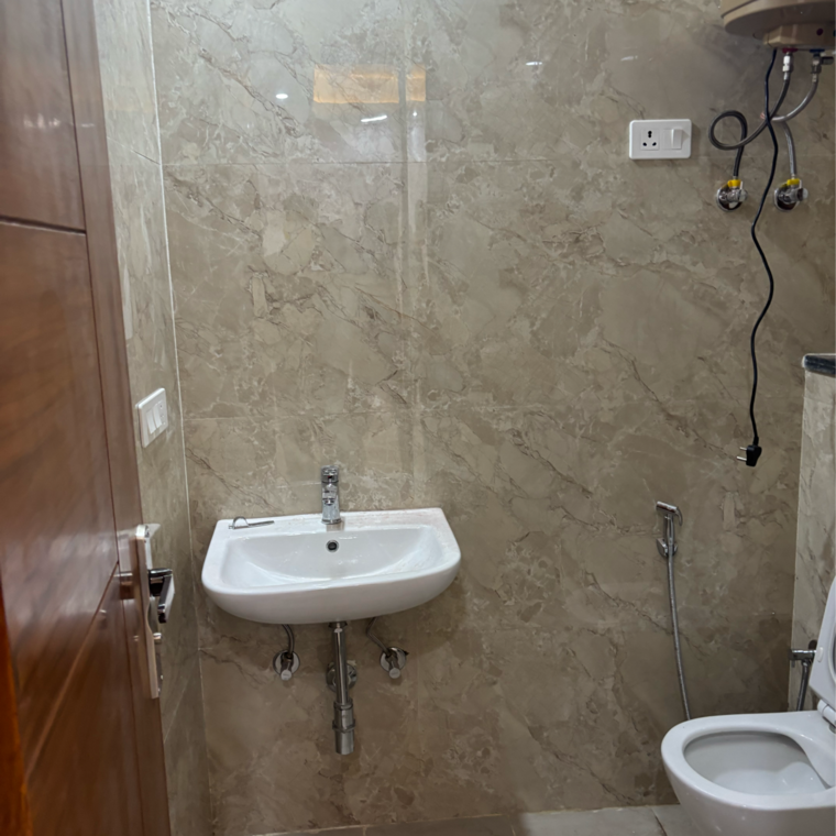 Bathroom, freedom fighters enclave 2 Bedroom 1600 Sq.Ft. Apartment In Freedom Fighters Enclave Delhi 9688382