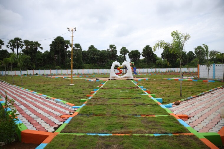 Garden, chelluru  148 Sq.Yd. Plot In Chelluru Vizianagaram 9688339