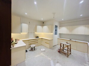 Team Area in 3 BHK Builder Floor at Green Fields Colony – for Rent