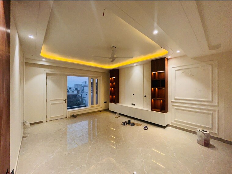  Parking, green fields colony 3 Bedroom 1800 Sq.Ft. Builder Floor In Green Fields Colony Faridabad 9688342