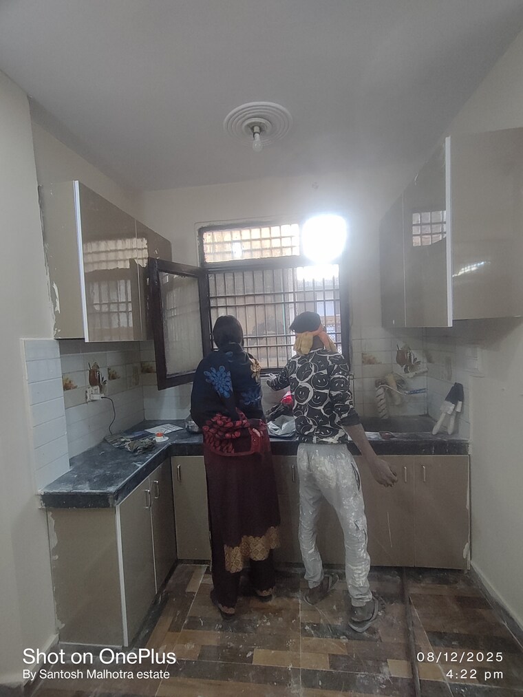 Kitchen, dwarka mor 2 Bedroom 55 Sq.Yd. Builder Floor In Dwarka Mor Delhi 9688349