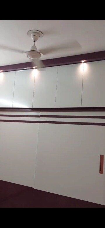 Room in 2.5 BHK Apartment at Amrapali Dream Valley, Tech Zone 4 Greater Noida – for Sale