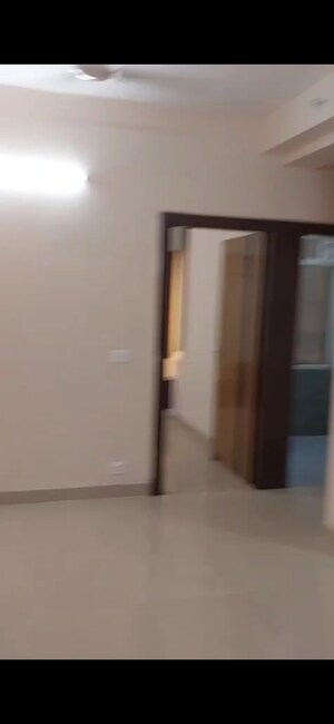 Room in 2.5 BHK Apartment at Amrapali Dream Valley, Tech Zone 4 Greater Noida – for Sale