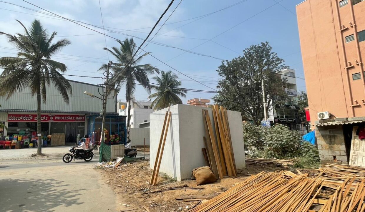 Plot For Sale in Ramamurthy Nagar