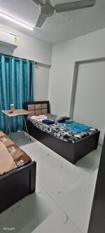 1100 Sq.Ft. Pg in Mahalaxmi