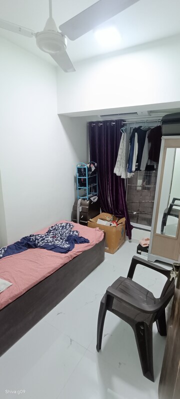 Living Room in  Pg at Mahalaxmi – for Rent