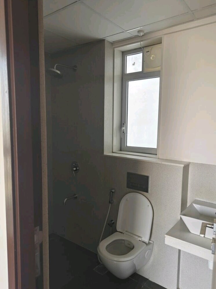 Bathroom, piramal-vaikunth 2 Bedroom 750 Sq.Ft. Apartment In Balkum Pada Thane 9688391
