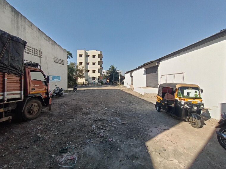  Parking, wadki Commercial Warehouse 12515 Sq.Ft. In Wadki Pune 9688434