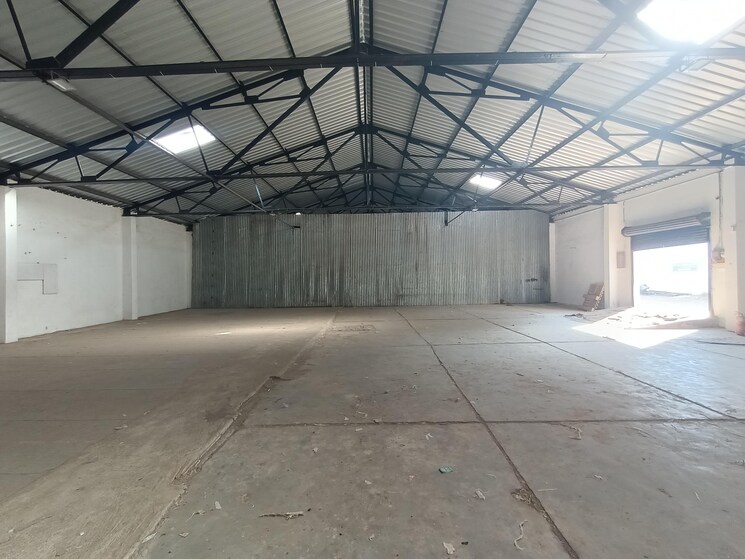  Parking, wadki Commercial Warehouse 12515 Sq.Ft. In Wadki Pune 9688434