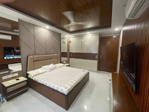 Master Bedroom in 3 BHK Builder Floor at Sector 51 – for Rent