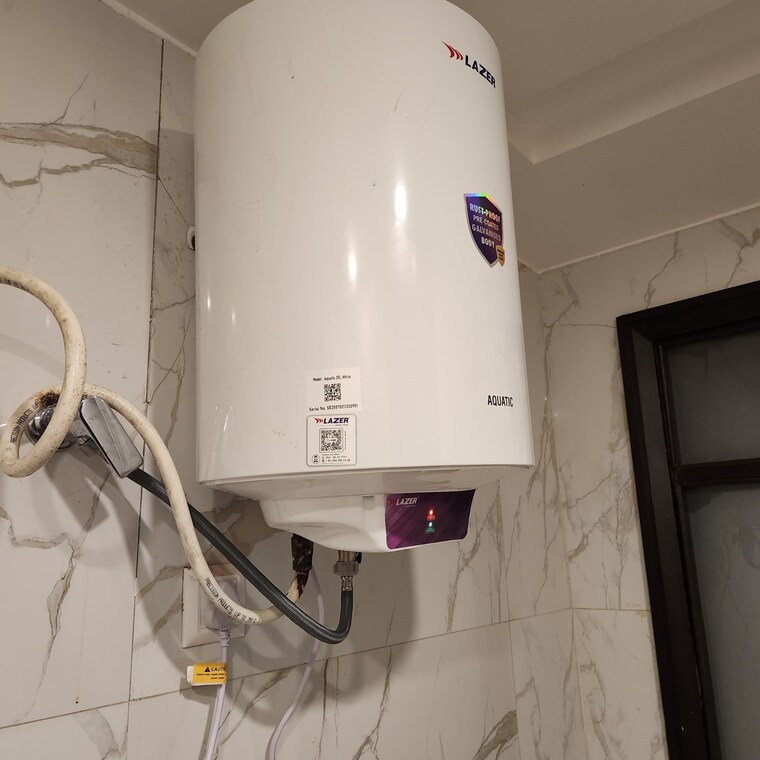 Team Area, sector 21d 5 Bedroom 500 Sq.Yd. Builder Floor In Sector 21d Faridabad 9688412