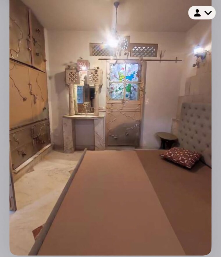 Room, dlf-queens-court 3 Bedroom 208 Sq.Yd. Builder Floor In Greater Kailash ii Delhi 9688426