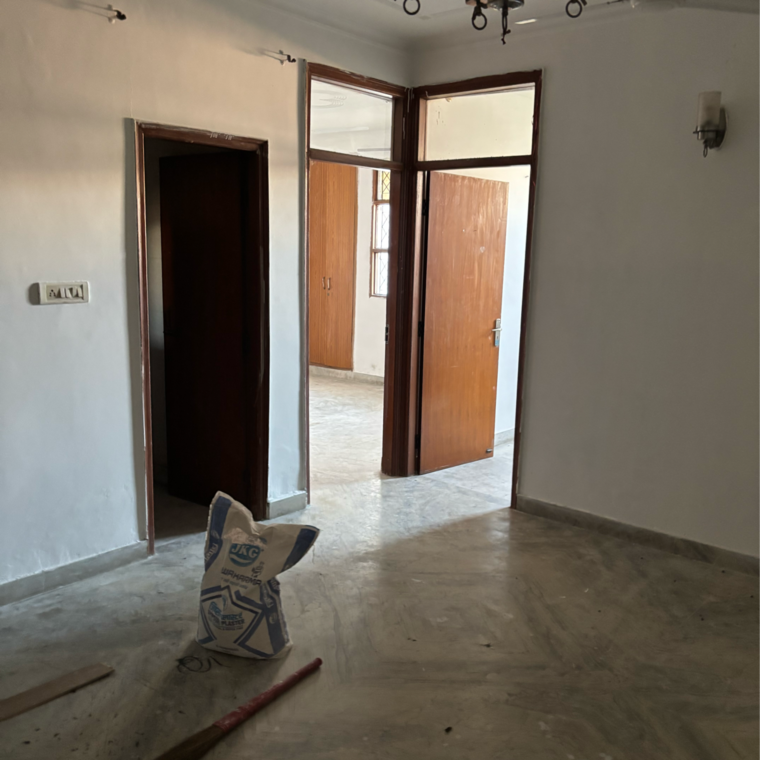 Room, ignou road 1 Bedroom 1200 Sq.Ft. Apartment In Ignou Road Delhi 9688422