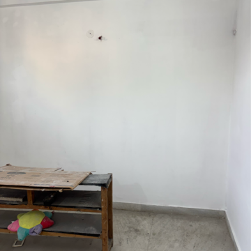 Bedroom in 1 BHK Apartment at Ignou Road – for Rent