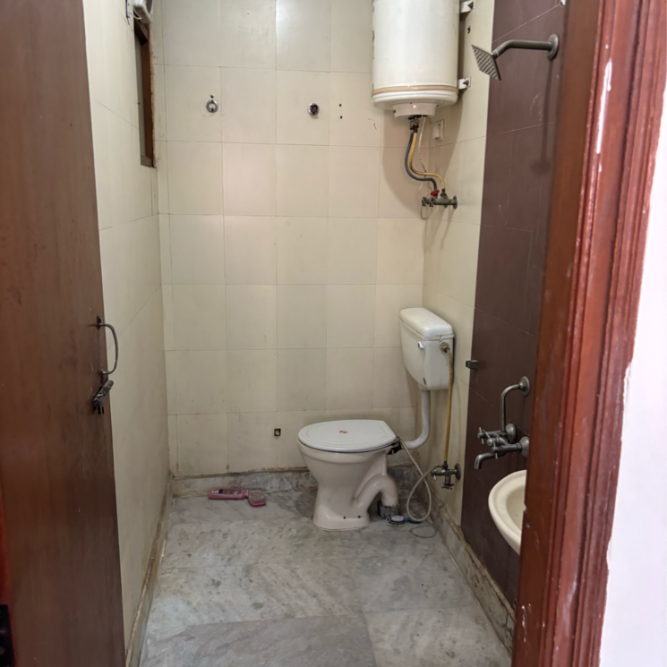 Bathroom, ignou road 1 Bedroom 1200 Sq.Ft. Apartment In Ignou Road Delhi 9688422
