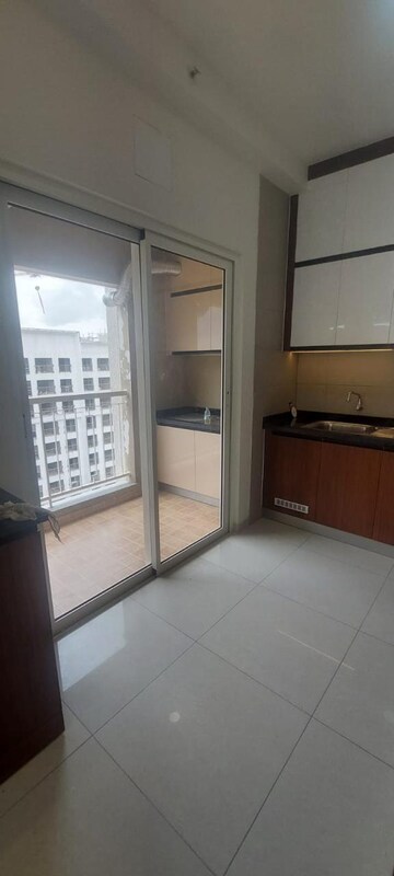 Room in 2 BHK Apartment at Sobha Dream Gardens, Thanisandra Main Road – for Rent