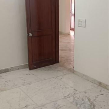 Room in 5 BHK Villa at RWA Apartments Sector 41, Sector 41 – for Rent