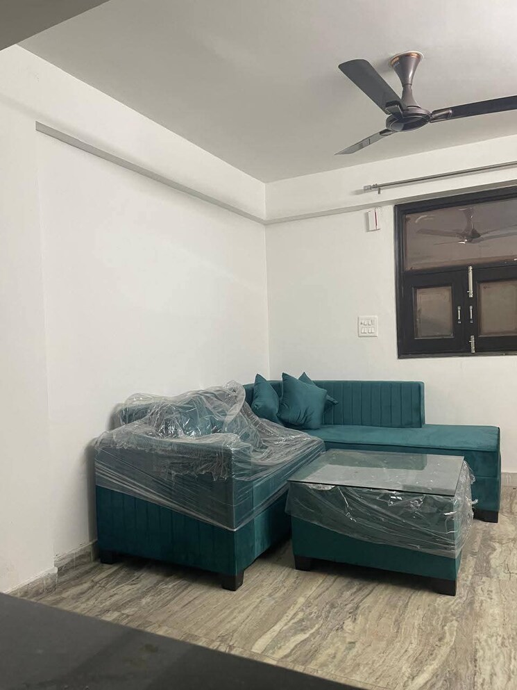 Living Room, freedom fighters enclave 2 Bedroom 1100 Sq.Ft. Apartment In Freedom Fighters Enclave Delhi 9688512