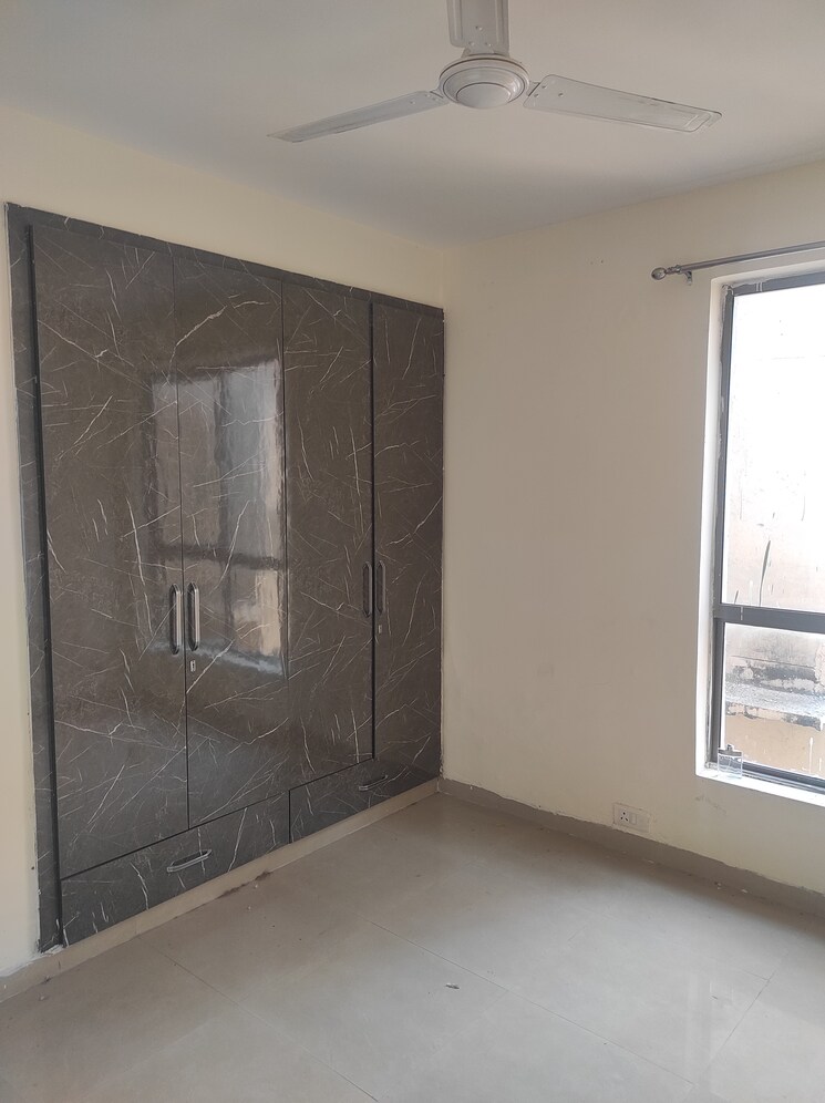 Master Bedroom, unitech-the-residences-sector-33 3 Bedroom 1500 Sq.Ft. Builder Floor In Sector 33 Gurgaon 9688521