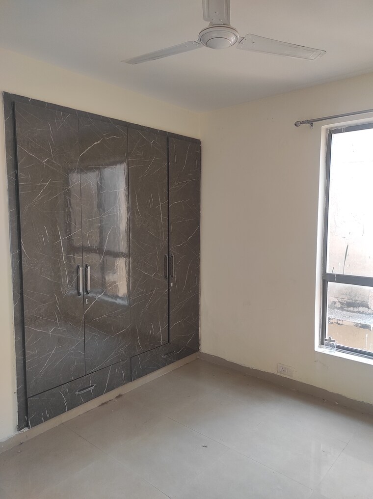 Master Bedroom, unitech-the-residences-sector-33 3 Bedroom 1500 Sq.Ft. Builder Floor In Sector 33 Gurgaon 9688521