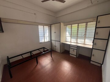 Room in 2 BHK Apartment at Prabhat Apartment, Prabhat Road – for Rent