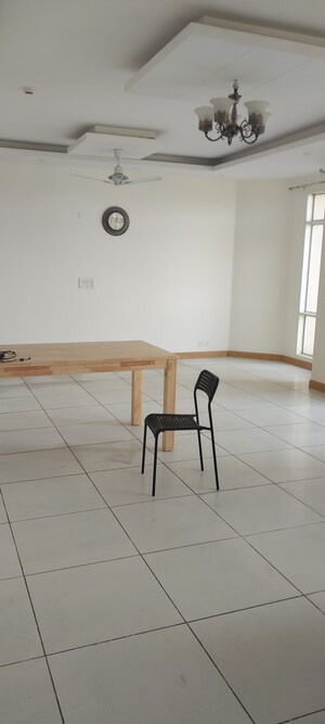 Furnished Amenities in 3 BHK Apartment at Jaypee Greens Star Court, Jaypee Greens – for Rent