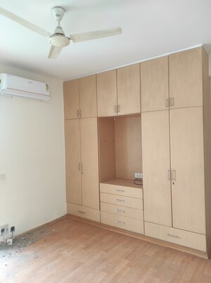 Master Bedroom in 3.5 BHK Apartment at Unitech Uniworld Gardens, Sector 47 – for Rent