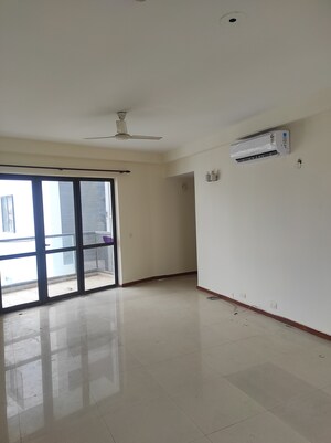Living Room in 3.5 BHK Apartment at Unitech Uniworld Gardens, Sector 47 – for Rent