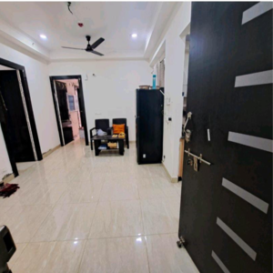 Team Area in 2 BHK Apartment at Gaur City 1st Avenue, Gaur City 1 – for Rent