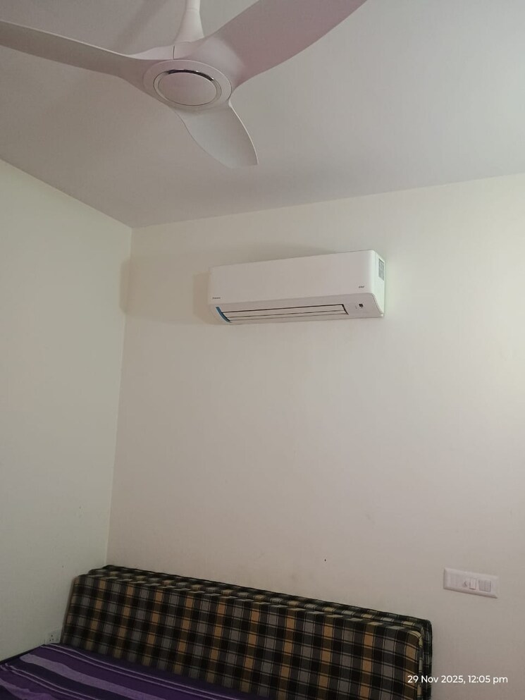 Room, bptp-amstoria 3 Bedroom 2229 Sq.Ft. Builder Floor In Sector 102 Gurgaon 9688628