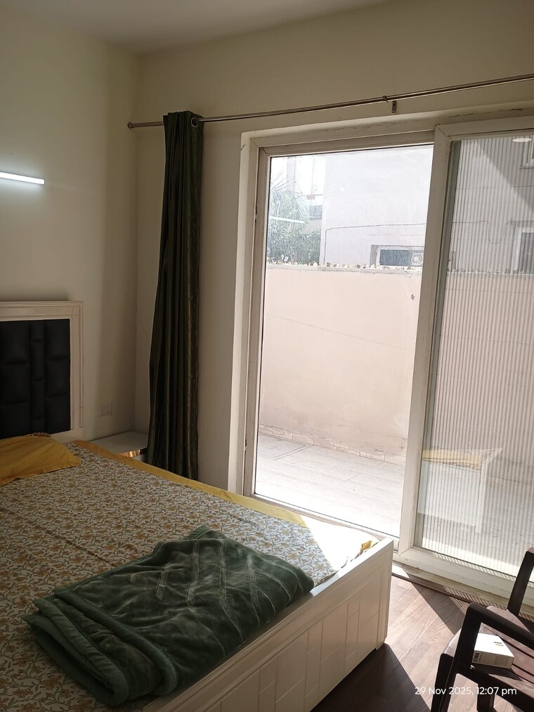 Bedroom, bptp-amstoria 3 Bedroom 2229 Sq.Ft. Builder Floor In Sector 102 Gurgaon 9688628
