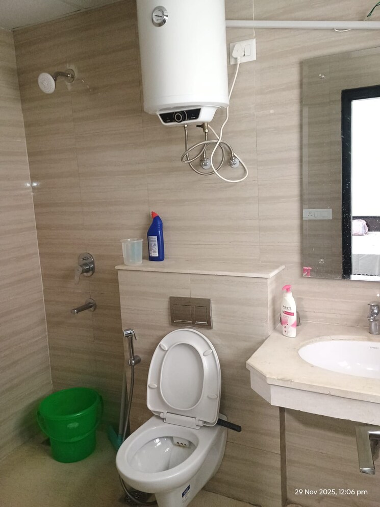 Bathroom, bptp-amstoria 3 Bedroom 2229 Sq.Ft. Builder Floor In Sector 102 Gurgaon 9688628