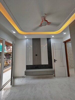 Building Lobby in 3.5 BHK Builder Floor at Uttam Nagar – for Sale