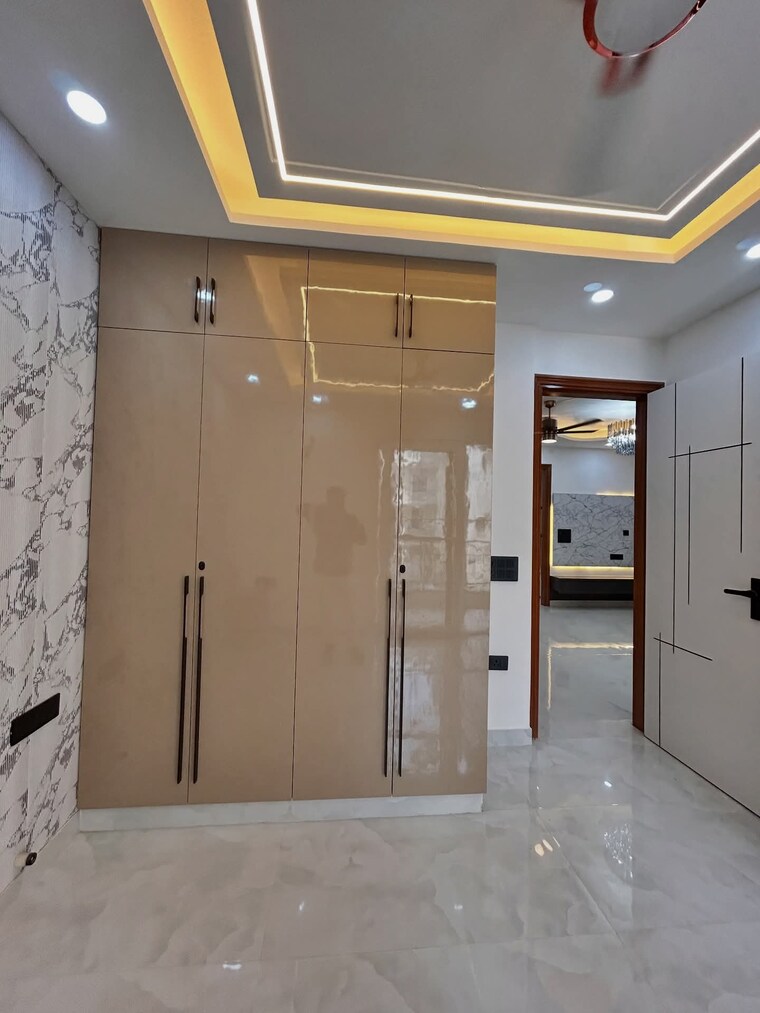 undefined, uttam nagar 3.5 Bedroom 911 Sq.Ft. Builder Floor In Uttam Nagar Delhi 9688656