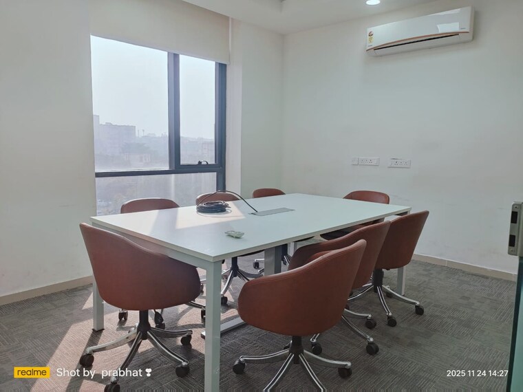 Team Area, sector 15 Commercial Office Space 1000 Sq.Ft. In Sector 15 Noida 9688648