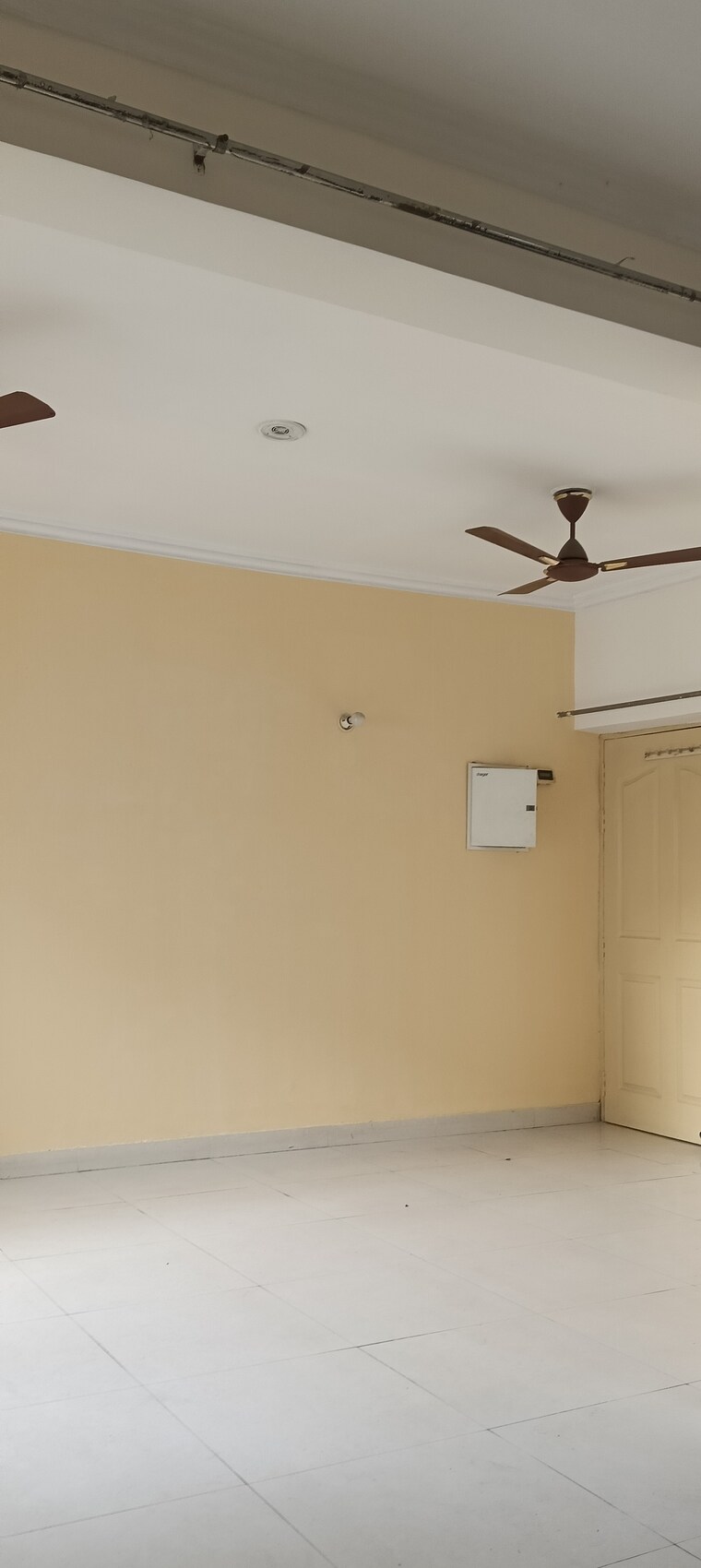 Room, maxblis-white-house 3 Bedroom 1390 Sq.Ft. Apartment In Sector 75 Noida 9688667