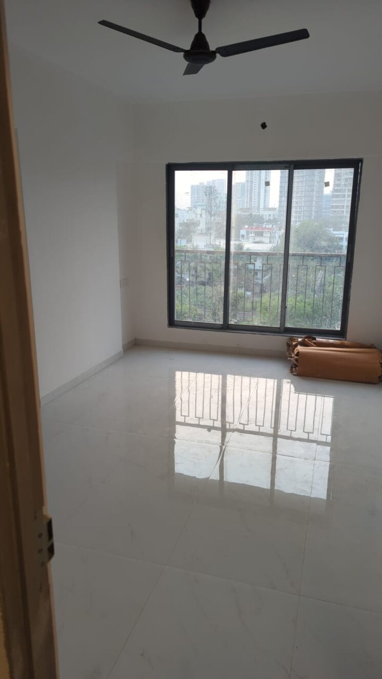 Room, malad east 2 Bedroom 750 Sq.Ft. Apartment In Malad East Mumbai 9688665