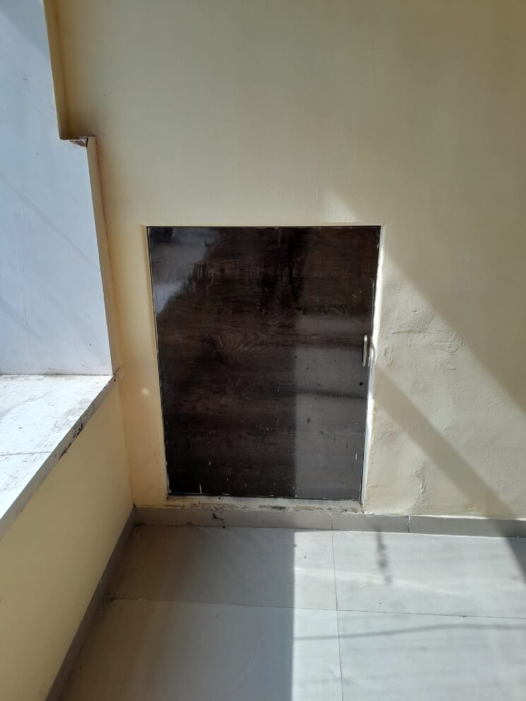 undefined, borivali east Commercial Office Space 600 Sq.Ft. In Borivali East Mumbai 9688694