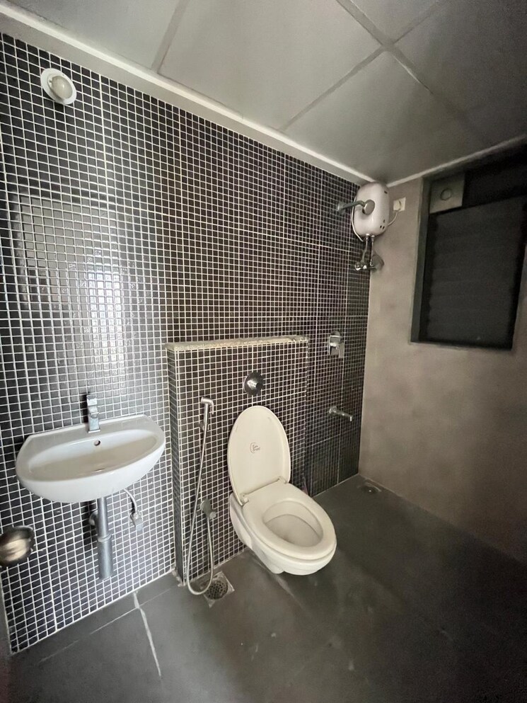 Bathroom, lodha-palava-city-lakeshore-greens 1.5 Bedroom 643 Sq.Ft. Apartment In Dombivli East Thane 9688708