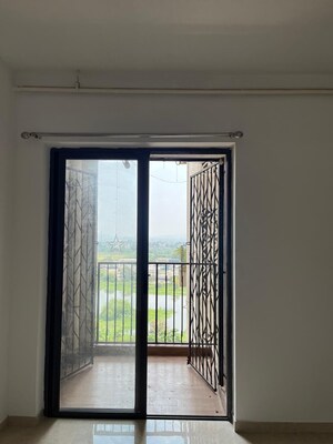 Room in 1.5 BHK Apartment at Lodha Palava City Lakeshore Greens, Dombivli East – for Sale