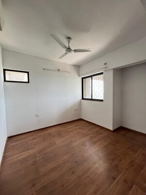 Room in 1.5 BHK Apartment at Lodha Palava City Lakeshore Greens, Dombivli East – for Rent