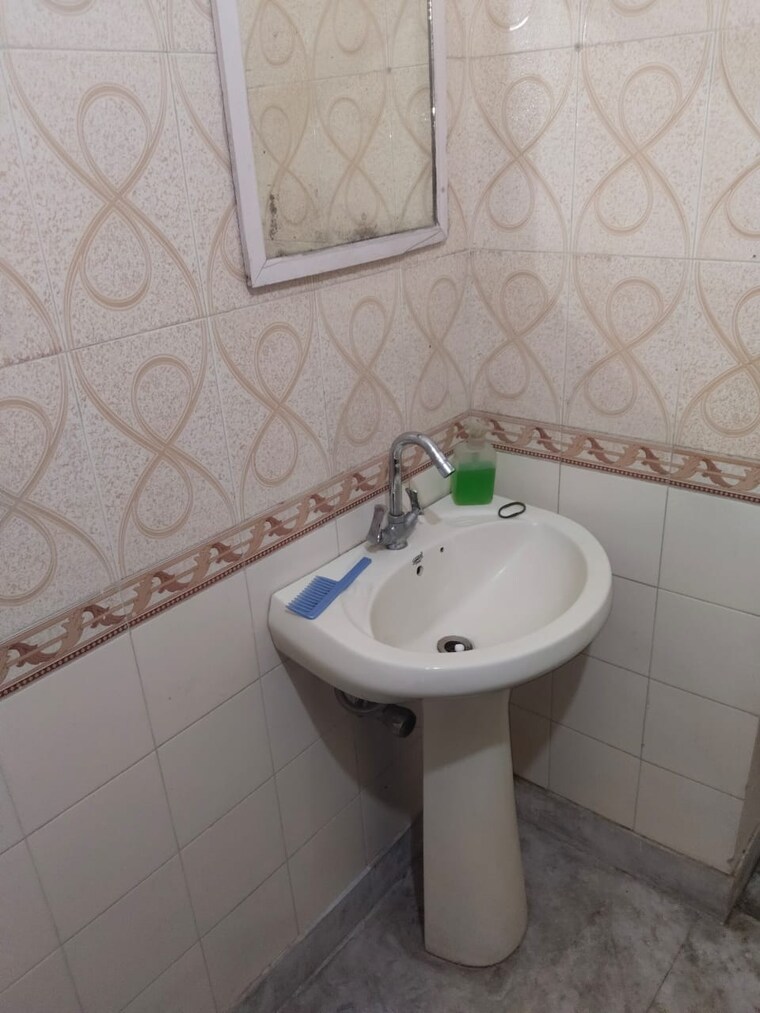 Bathroom, sector 7 3 Bedroom 3000 Sq.Ft. Independent House In Sector 7 Chandigarh 9688732