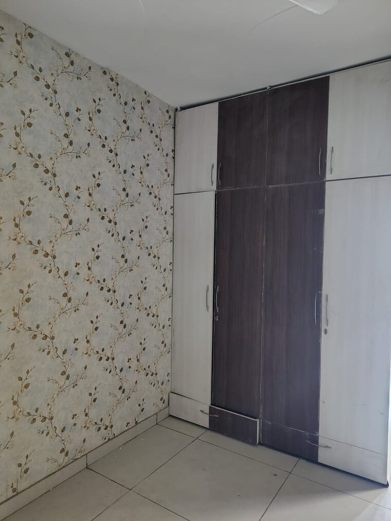 Room, dhakoli 3 Bedroom 100 Sq.Yd. Builder Floor In Dhakoli Zirakpur 9688721